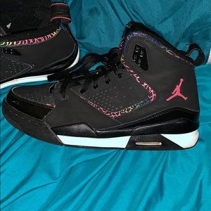 Girls Jordan size 7Y